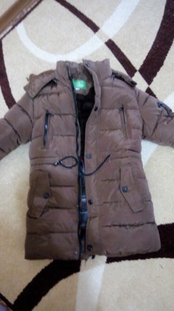 Очень теплая добротная куртка на рост 134 носили одну зиму возможен торг. . фото 5