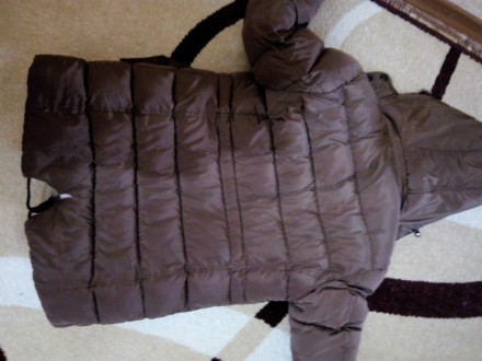 Очень теплая добротная куртка на рост 134 носили одну зиму возможен торг. . фото 3