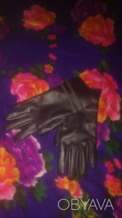Срочно продам женские перчатки на утеплитиле.26 см.длинна,9,5 см. Средний палец.. . фото 1