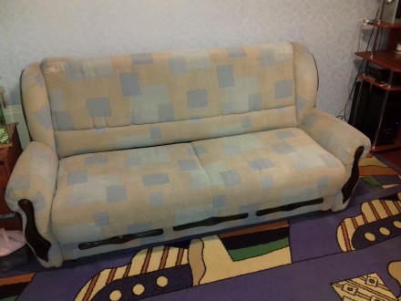 Продам 2-х местный диван в хорошем состоянии.
общий размер с подлокотниками и б. . фото 2