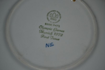 Настенная тарелка "Олимпиада" 1972.
Диаметр 18,5 см.
В отличной сохранности.. . фото 4