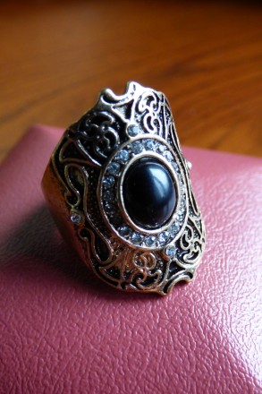продаю винтажное кольцо под бронзу(под серебро кольцо уже продано ) ,в середине . . фото 4