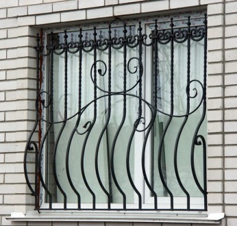 Сварные металлические решетки на окнах и дверях – это не только 
возможность 
. . фото 10