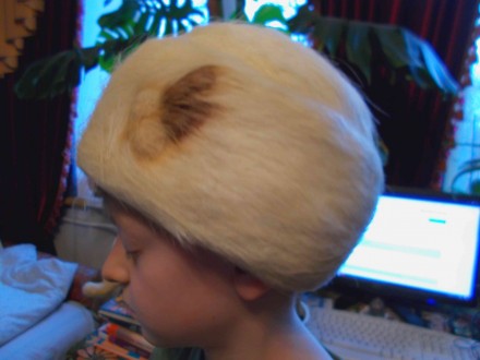 Продам шапку женскую из натурального меха в отличном состоянии. Диаметер 22 см. . . фото 6
