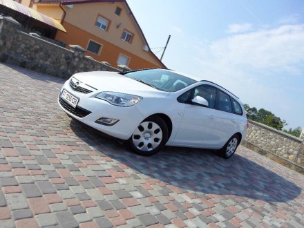Opel Astra J 2012 Свіжопригнана по новому закону, ідеальний стан. Машина в рідні. . фото 2