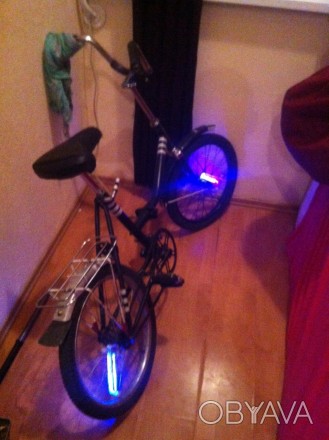 Легендарный Ретро Велосипед BMX Складной с крутой ночной подсветкой

Модель эт. . фото 1