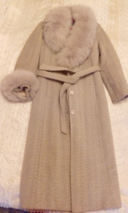 Продам своё красивое и строгое, для настоящей леди, зимнее, утеплённое пальто. П. . фото 5
