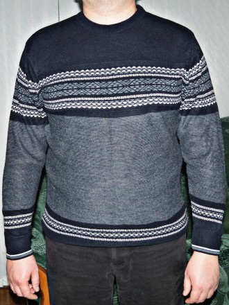 Стильный мужской свитер средней плотности.
Симпатичная расцветка. Крой свободны. . фото 3