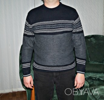 Стильный мужской свитер средней плотности.
Симпатичная расцветка. Крой свободны. . фото 1