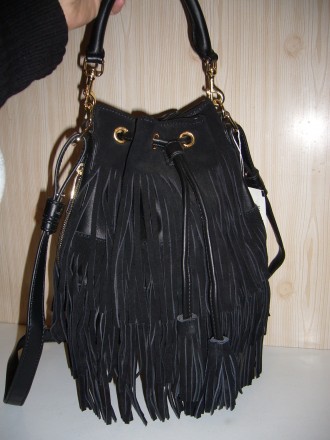 Нова сумка-мішок Yves Saint Laurent з бахромою.

Розмір: 20 см х 20 см + 10 см. . фото 3