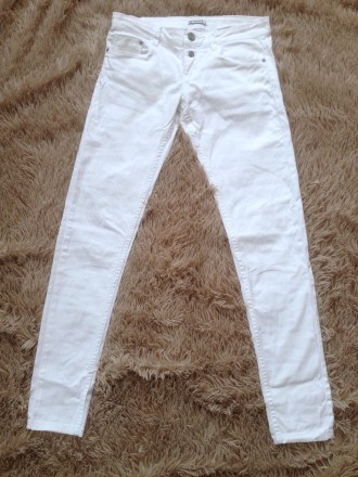 Продам белые штаны фирма Terranova в идеальном состоянии . Без пятен!Надевала од. . фото 2