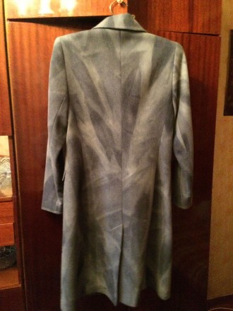 Продается женское демисезонное пальто, серо-голубого цвета. Очень хорошо смотрит. . фото 4