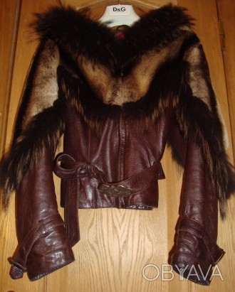 Очень красивая, нарядная и лёгкая куртка из мягкой кожи коричневого цвета с боль. . фото 1