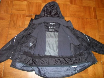 Куртка женская CRIVIT в хорошем состоянии , мембранного типа : непромокаемая , м. . фото 4