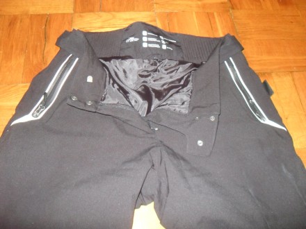 Куртка женская CRIVIT в хорошем состоянии , мембранного типа : непромокаемая , м. . фото 5