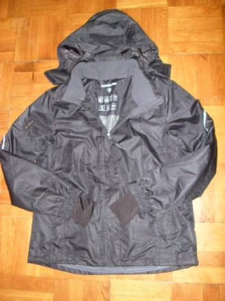 Куртка женская CRIVIT в хорошем состоянии , мембранного типа : непромокаемая , м. . фото 2
