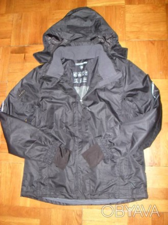 Куртка женская CRIVIT в хорошем состоянии , мембранного типа : непромокаемая , м. . фото 1