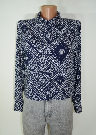 Укороченная блуза, рубашка в оригинальный принт H&M в идеальном состоянии. Ткань. . фото 2