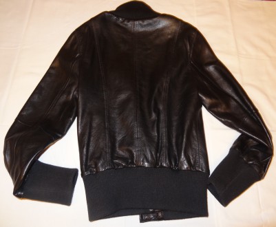 Кожаная куртка в размере S (XS)  качество очень хорошее, на стройную, худенькую . . фото 3