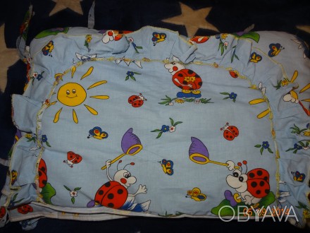Мягкий бортик на детскую кроватку, размеры с трех сторон: 90*60*90, на тесемочка. . фото 1