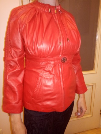 продається нова куртка жіноча. 
фабрична Туреччина. 
шкіра натуральна.
фасон . . фото 6