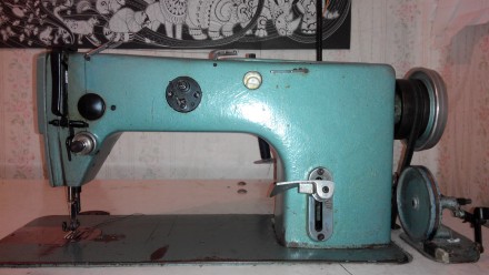 Продам промислову швейну машинку 1022 классу 1980 р.в. зі столом та двигуном під. . фото 3