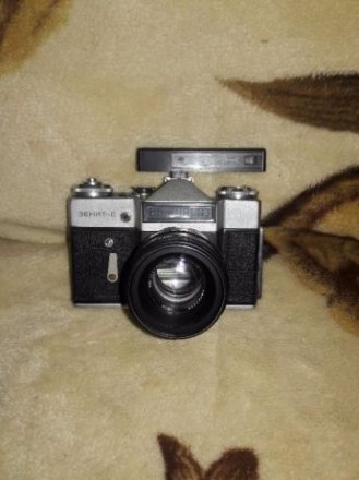 Продам фотоаппарат Зенит Е с дальномером и отличным не родным объективом Фотоапп. . фото 2