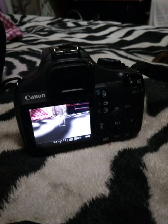 Зеркальный фотоаппарат в отличном состоянии.Canon eos 1100 D   в комплекте заряд. . фото 6