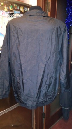 Ветровка женская XL в идеальном состоянии,чёрная,лёгкая,на подкладке,защитит Вас. . фото 4
