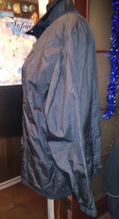 Ветровка женская XL в идеальном состоянии,чёрная,лёгкая,на подкладке,защитит Вас. . фото 8