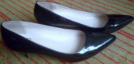 Туфли чорные лакированные на каблуке EVEN & ODD размер 39 на 38, длина стельки 2. . фото 3