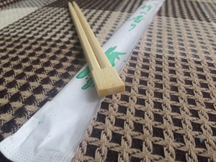 Продам палочки бамбуковые для суши. Длинна 27 см. В упаковке 100 штук. Цена 80 г. . фото 2
