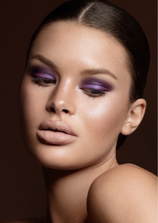 Kylie Cosmetics The Purple Palette это сотни комбинаций вашего образа. Широкая п. . фото 5