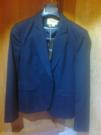 Черный пиджак вертикальную полоску (мелкую), стильный и деловой, состав ткани по. . фото 2