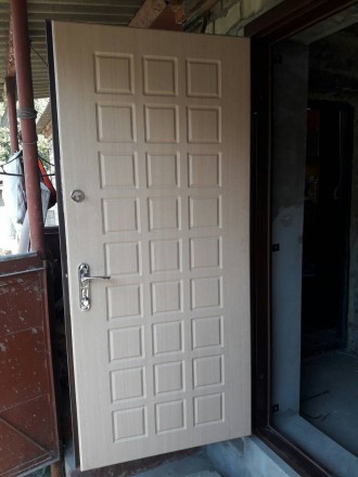 Компания БАЛКАР-ДНЕПР производит и устанавливает бронированные двери (толщина ли. . фото 7