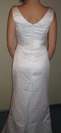 Продам свадебное платье, верх - плотный атлас, подкладка, размер 36-38
платье н. . фото 7