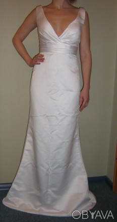 Продам свадебное платье, верх - плотный атлас, подкладка, размер 36-38
платье н. . фото 1