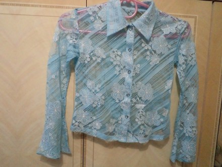 Блузка гипюровая с блестками, голубая.очень красивая. . фото 2