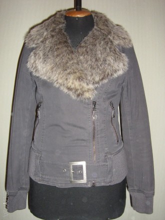 Продам куртку, утепленная стеганная подкладка, воротник из искусственного меха р. . фото 2