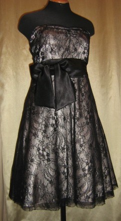 Продам платье из гипюра, юбка в 4 слоя-гипюр, сетка, атлас и подкладка. . фото 3