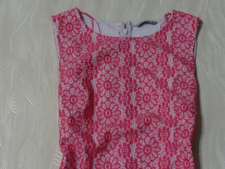 Ажурное розовое платье TU (Турция) , состояние новое. Ткань средней плотности, с. . фото 4