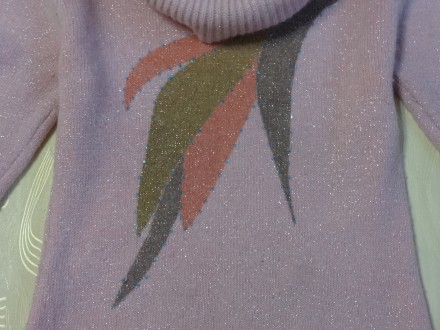 Теплый свитер с воротником хомут в очень хорошем состоянии. Ткань состав 80% анг. . фото 3