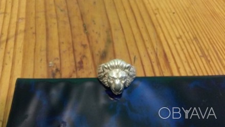Кольцо печать Лев серебро (925пр.) размер 21 вага 12 грам


Смотрите видео:
. . фото 1