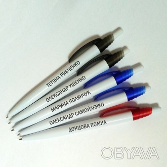 Двухцветная ручка, глянцевый пластик

Цвет ручек :

Белая ручка с черной кли. . фото 1