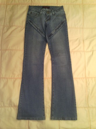 Продам джинсовый костюмчик очень хорошего качества в отличнейшем состоянии на де. . фото 3