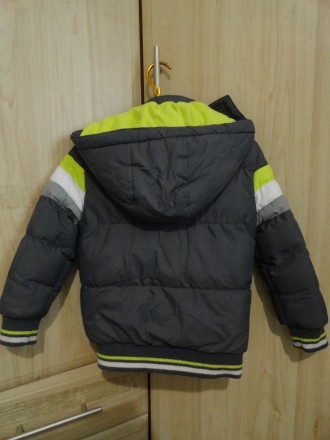 Куртка на мальчика демисезонная, на синтепоне, утеплена изнутри флисом. В ней ко. . фото 5