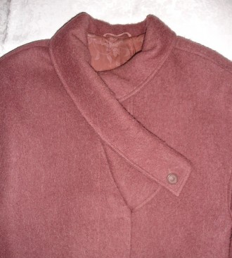Пальто 46 р., жіноче, шерстяне, однотонне, демісезонне. 
В спокійно-фіолетовому. . фото 7
