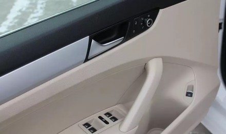 Продам VW Passat 2.5 SE ввезений зі США в кінці 2017 Року. Авто повністю розмитн. . фото 10