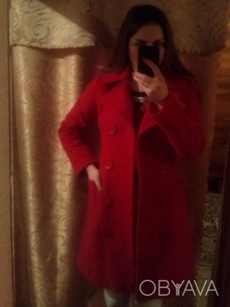 Пальто красного цвета абсолютно новое . без дефектов, дополнительное фото высыла. . фото 1