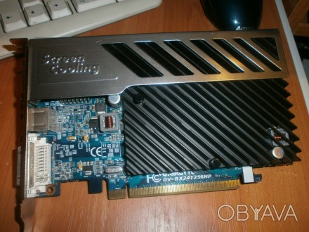 Видеокарта Giabyte GV-RX24T256HP, PCI-Express, на изображении артефакты в виде т. . фото 1
